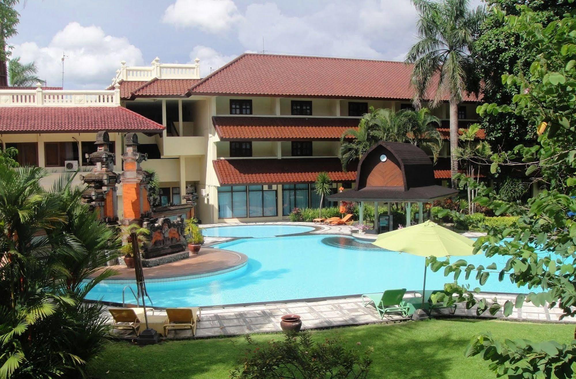 Grand Legi Hotel Mataram Exterior foto